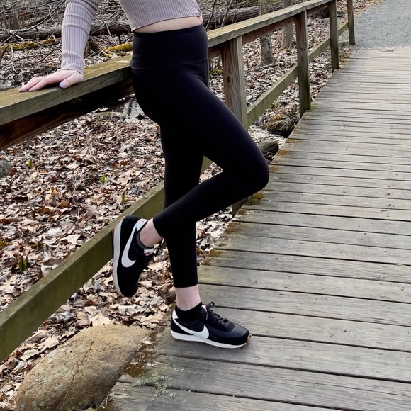 2 pairs of 90 degree brand leggings - Picture 2 of 2